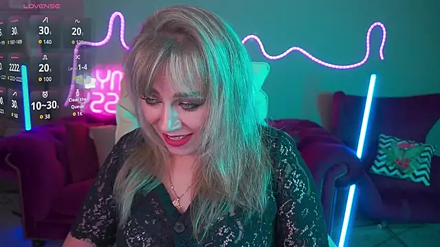 CandyLadyyy online show from November 6, 9:52 pm