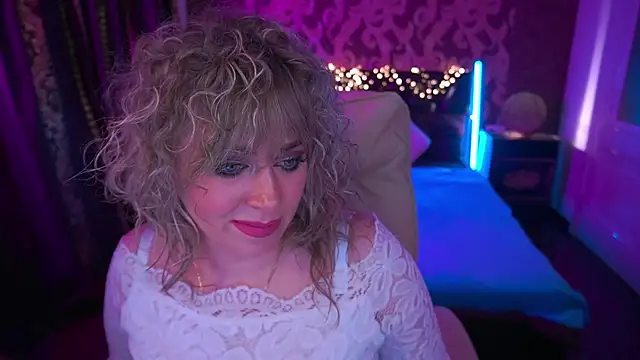 CandyLadyyy online show from April 4, 10:38 pm