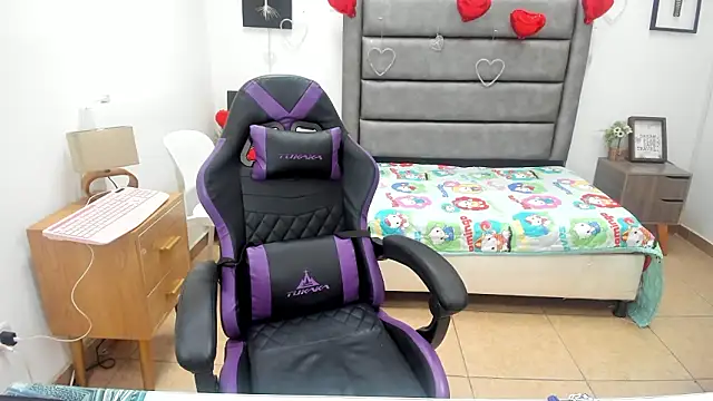 Tania Duque online show from March 14, 2:01 pm