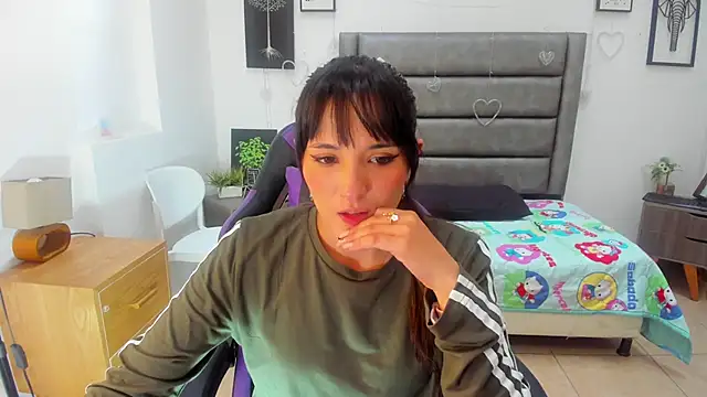 Snapshot of Tania_Duque chatting on May 23, 2:27 pm Tania Duque online show from May 23, 2:27 pm