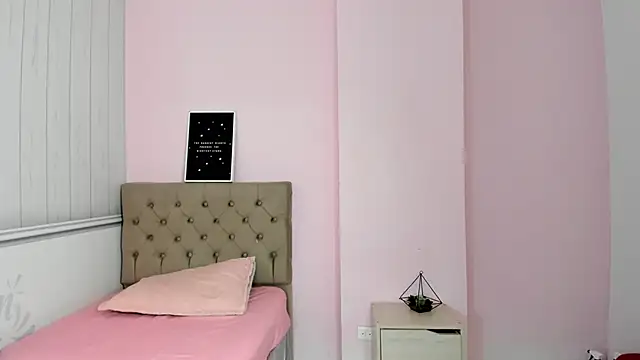 Snapshot of Tania_Duque chatting on November 24, 1:33 pm Tania Duque online show from November 24, 1:33 pm