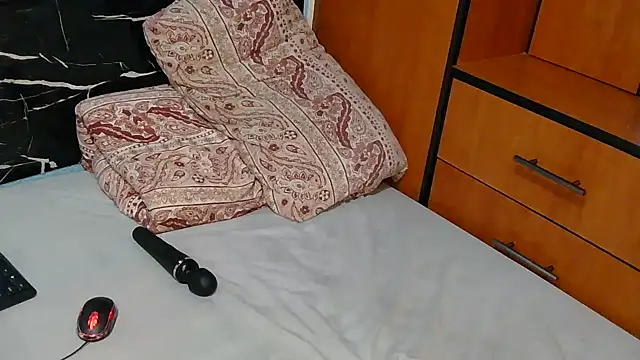 EbonyAlphaBitch online show from February 26, 10:32 pm