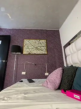 Snapshot of LunaCandy_ chatting on December 4, 1:21 pm LunaCandy online show from December 4, 1:21 pm