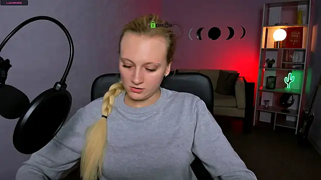 madam uliis online show from November 29, 12:38 pm