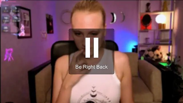 Snapshot of madam_uliis chatting on June 27, 3:51 pm madam uliis online show from June 27, 3:51 pm