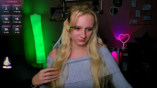 madam uliis online show from December 1, 10:16 am