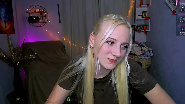 Snapshot of madam_uliis chatting on April 2, 5:08 pm madam uliis online show from April 2, 5:08 pm
