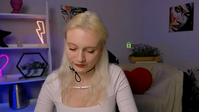 madam uliis online show from March 18, 9:12 am