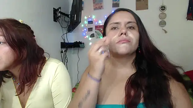 nicky andcamil online show from March 13, 9:31 pm