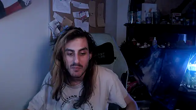 Snapshot of twink69Finger chatting on October 12, 1:23 pm twink69Finger online show from October 12, 1:23 pm