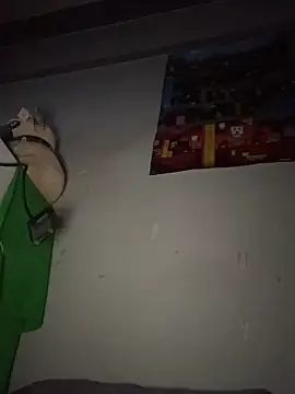 Snapshot of twink69Finger chatting on November 24, 3:01 pm twink69Finger online show from November 24, 3:01 pm