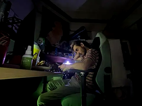 Snapshot of twink69Finger chatting on September 20, 3:50 pm twink69Finger online show from September 20, 3:50 pm