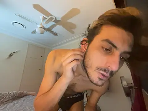 Snapshot of twink69Finger chatting on September 21, 4:01 pm twink69Finger online show from September 21, 4:01 pm