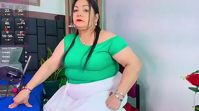 Snapshot of EllenaBoobs_ chatting on June 12, 8:28 pm EllenaBoobs online show from June 12, 8:28 pm