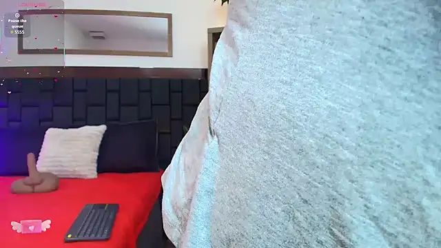 Snapshot of EllenaBoobs_ chatting on February 22, 3:53 am EllenaBoobs online show from February 22, 3:53 am