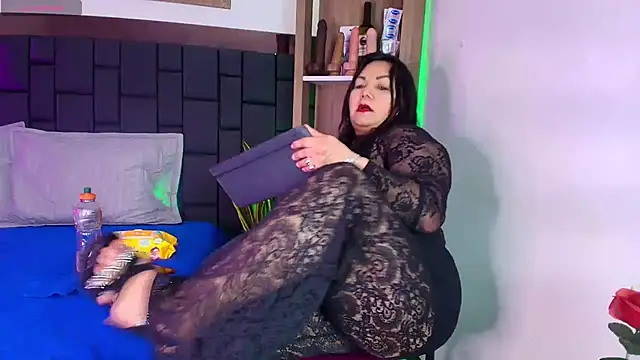 EllenaBoobs  online show from May 30, 8:03 pm