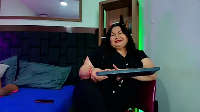 EllenaBoobs  online show from May 13, 4:08 am