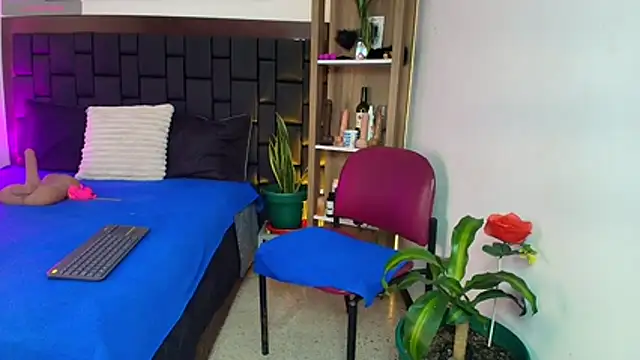 EllenaBoobs  online show from March 27, 3:26 am