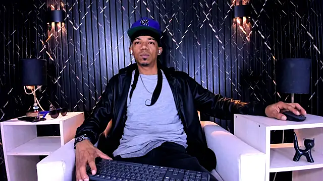 Snapshot of Gregory_Sforza chatting on October 23, 12:15 pm Gregory Sforza online show from October 23, 12:15 pm