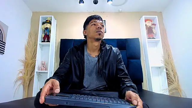 Snapshot of Gregory_Sforza chatting on October 22, 12:37 pm Gregory Sforza online show from October 22, 12:37 pm