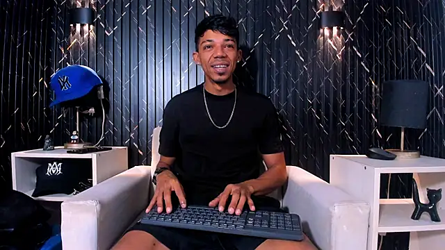 Snapshot of Gregory_Sforza chatting on October 14, 12:50 pm Gregory Sforza online show from October 14, 12:50 pm