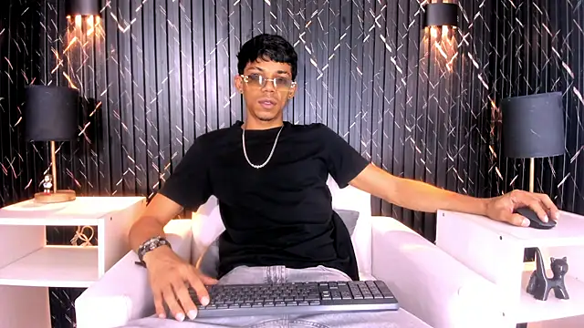 Snapshot of Gregory_Sforza chatting on December 4, 6:29 pm Gregory Sforza online show from December 4, 6:29 pm