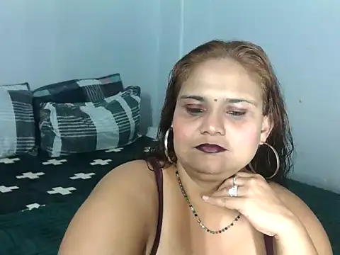 Snapshot of clover_cams1874 chatting on September 8, 5:45 pm clover cams1874 online show from September 8, 5:45 pm