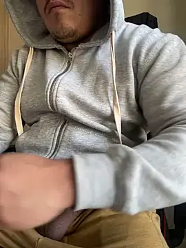 Snapshot of Gusta_bi chatting on December 15, 2:23 pm Gusta bi online show from December 15, 2:23 pm