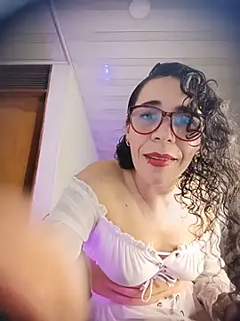 mia velvet1 online show from May 21, 7:00 pm
