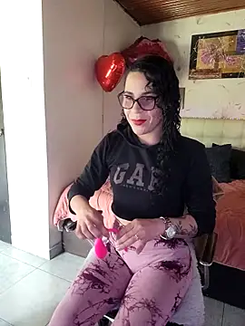 Snapshot of mia_velvet1 chatting on February 9, 3:43 pm mia velvet1 online show from February 9, 3:43 pm