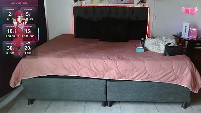 Snapshot of mia_velvet1 chatting on November 17, 1:37 pm mia velvet1 online show from November 17, 1:37 pm