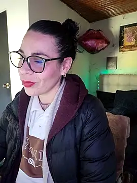 Snapshot of mia_velvet1 chatting on February 25, 2:39 pm mia velvet1 online show from February 25, 2:39 pm