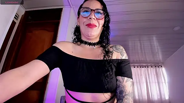 mia velvet1 online show from May 16, 12:15 pm