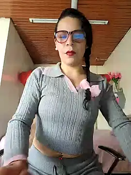 mia velvet1 online show from March 26, 2:15 pm