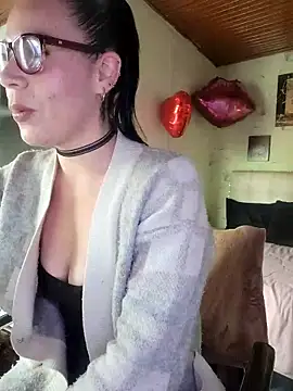 mia velvet1 online show from April 2, 12:23 pm