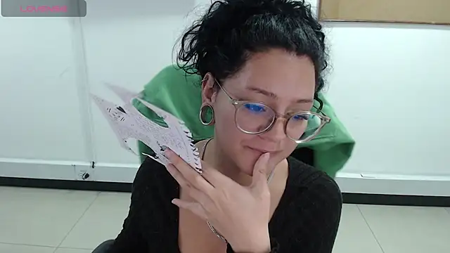 jenn cg online show from March 18, 9:59 pm