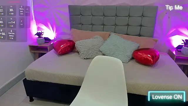jenn cg online show from April 17, 8:11 pm