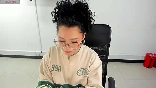 jenn cg online show from November 15, 10:03 pm