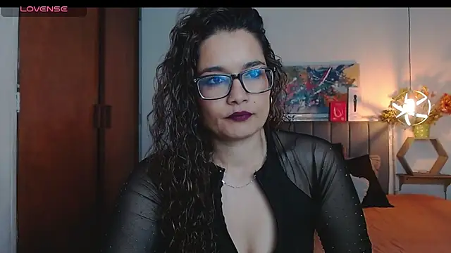 Rose Thompson1 online show from September 29, 1:39 pm