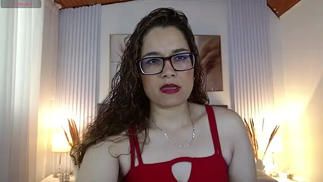 Snapshot of Rose_Thompson1 chatting on May 19, 1:40 pm Rose Thompson1 online show from May 19, 1:40 pm