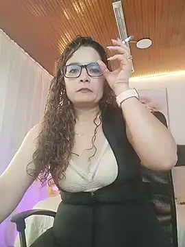Snapshot of Rose_Thompson1 chatting on July 5, 1:40 pm Rose Thompson1 online show from July 5, 1:40 pm