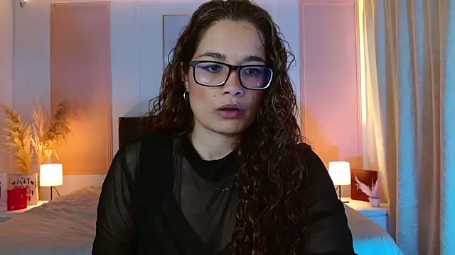 Snapshot of Rose_Thompson1 chatting on May 20, 1:41 pm Rose Thompson1 online show from May 20, 1:41 pm