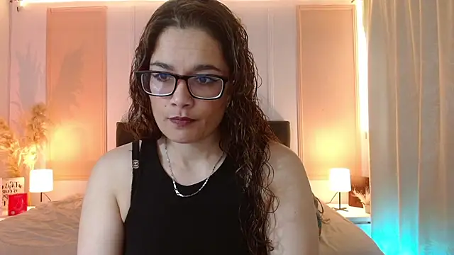 Snapshot of Rose_Thompson1 chatting on June 7, 1:38 pm Rose Thompson1 online show from June 7, 1:38 pm