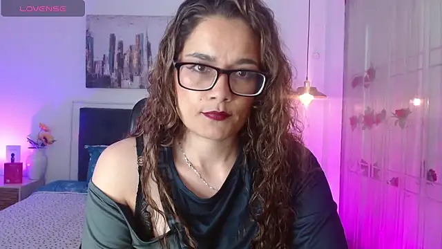Snapshot of Rose_Thompson1 chatting on May 11, 4:04 pm Rose Thompson1 online show from May 11, 4:04 pm