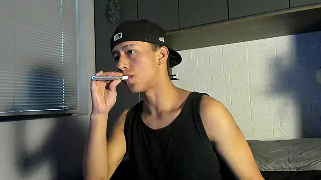 labrinthteasing online show from March 22, 2:07 pm