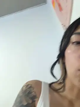 Snapshot of Abby_Piink chatting on May 2, 4:28 am Abby Piink online show from May 2, 4:28 am