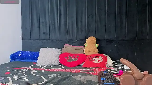 megan stathann online show from December 4, 9:14 pm