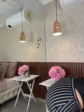 alisonnwalker2025 online show from July 27, 12:56 pm