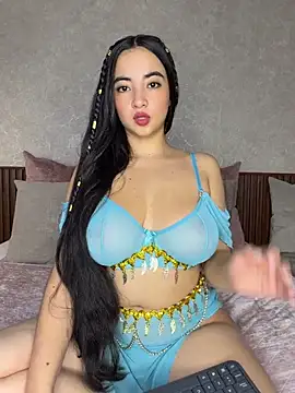 alisonnwalker2025 online show from May 14, 12:24 pm