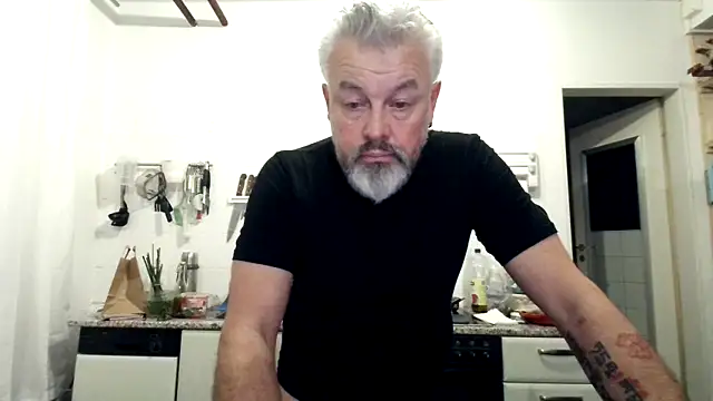 Snapshot of Berg_Boy chatting on January 19, 5:11 am Berg Boy online show from January 19, 5:11 am